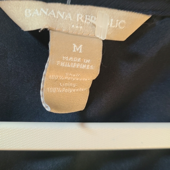 Banana Republic Navy Sleeveless Pleated Women's Top Blouse - Picture 8 of 11
